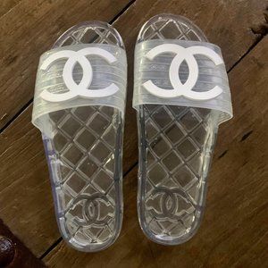 Chanel Jellies Clear Sz 9 White Interlocking CC Rubber Pool Slides